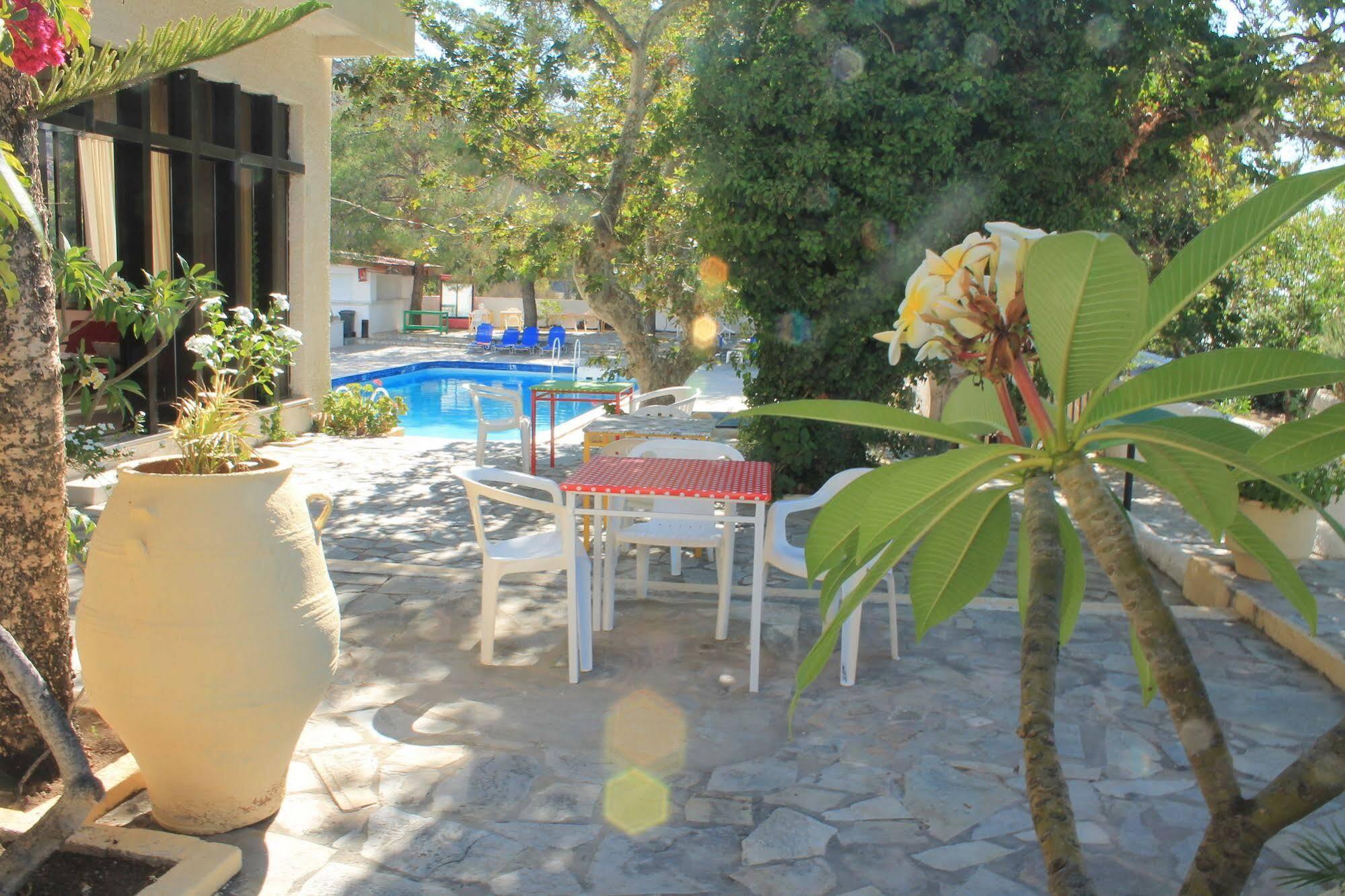 Esperides Hotel Ierápetra Exterior foto